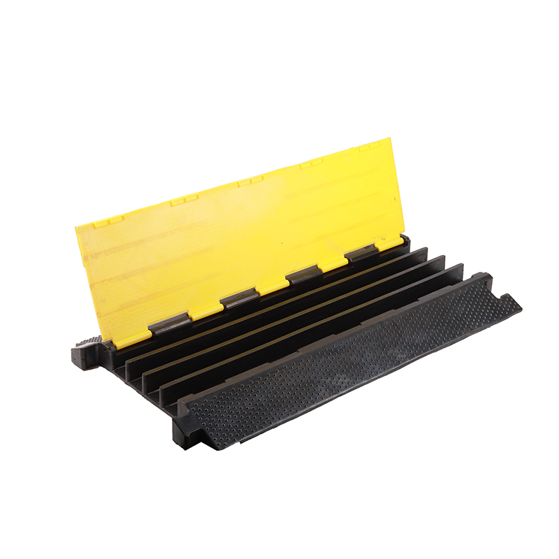 SH024-4B Pelindung Kabel Karet dan Plastik Tahan Air Luar Ruangan Kelas Industri